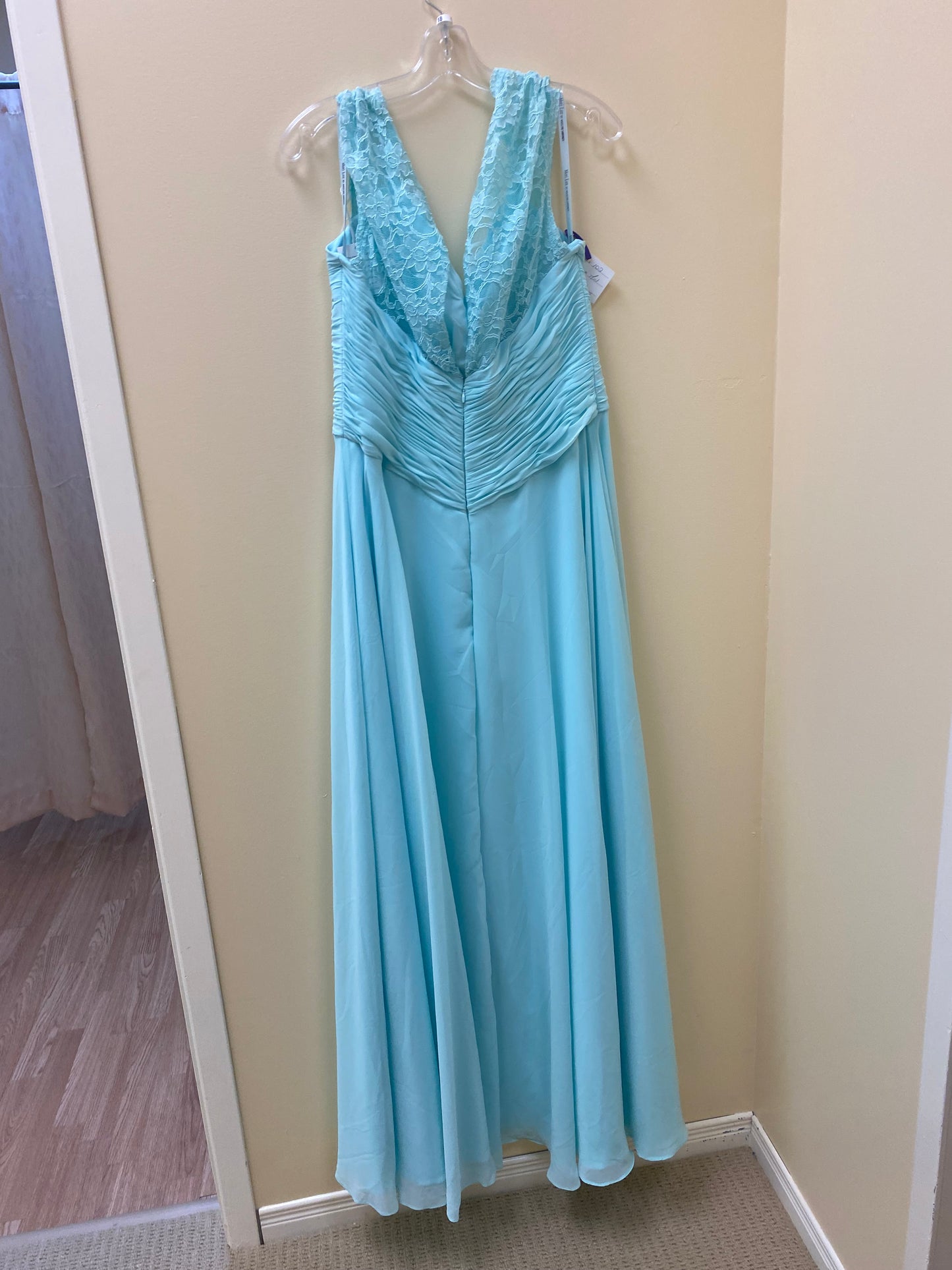 MORI LEE - 102 - Mint Size 18 Long Prom / Mother of the Bride / Bridesmaid Dress