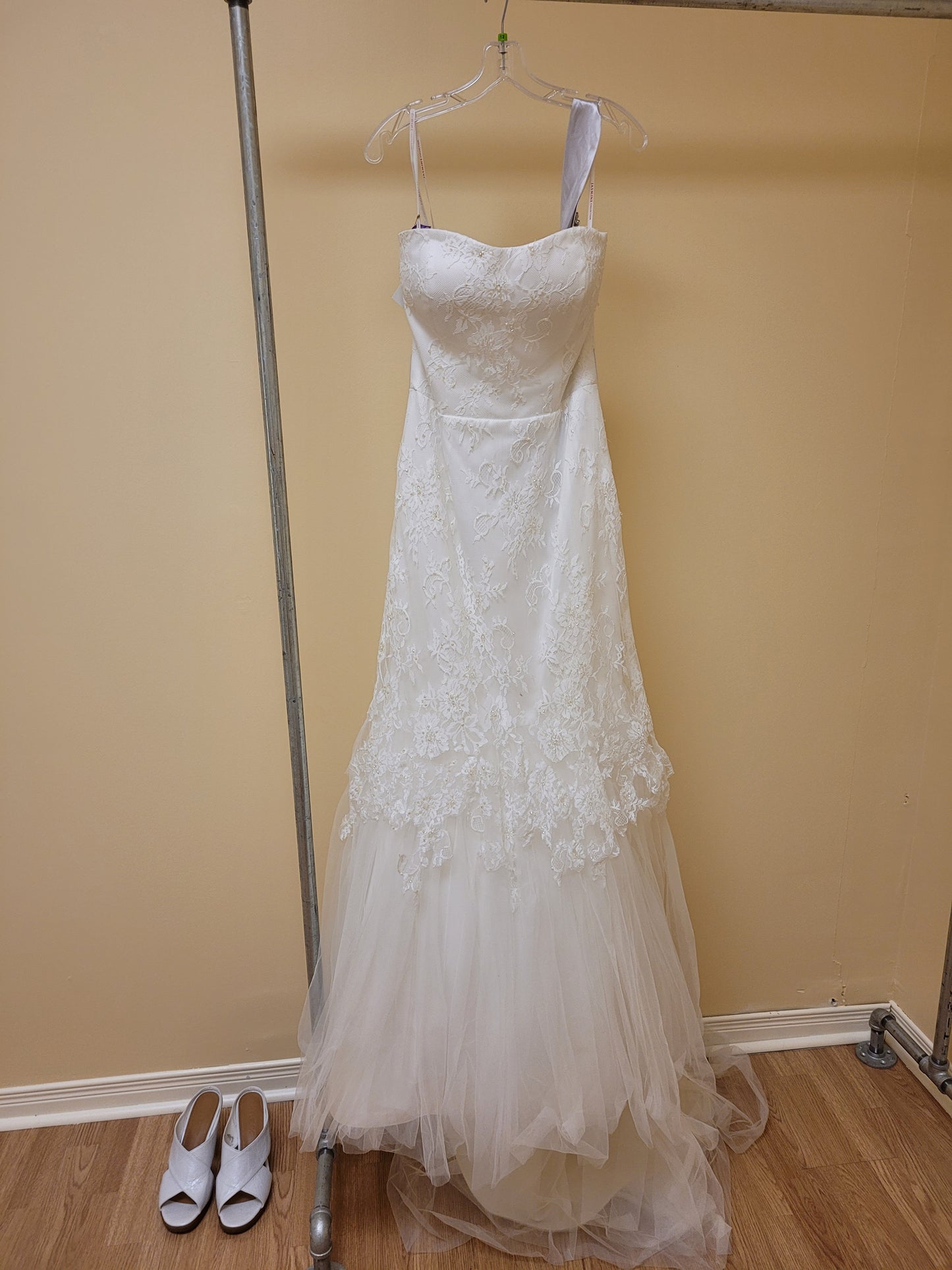 JASMINE COLLECTION - F141071R - Ivory Size 12 Wedding Dress