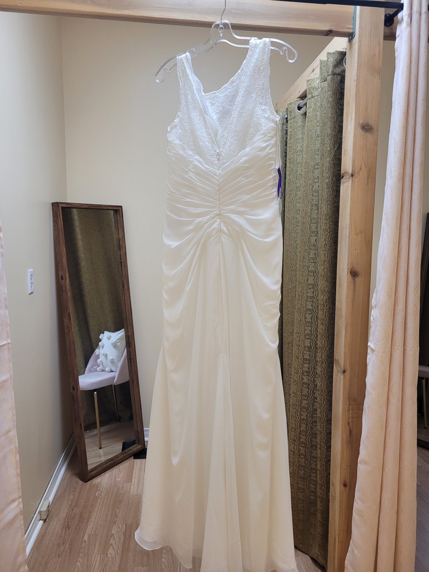 MORI LEE -  105 - Ivory Size 16 Wedding Dress